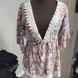 5/$20**Size Medium Low V-neck Bohemian Top